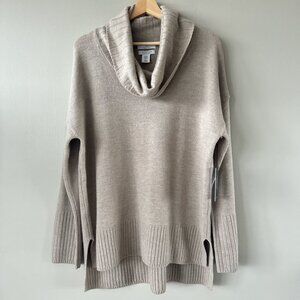 Halston 100% merino wool sweater large taupe